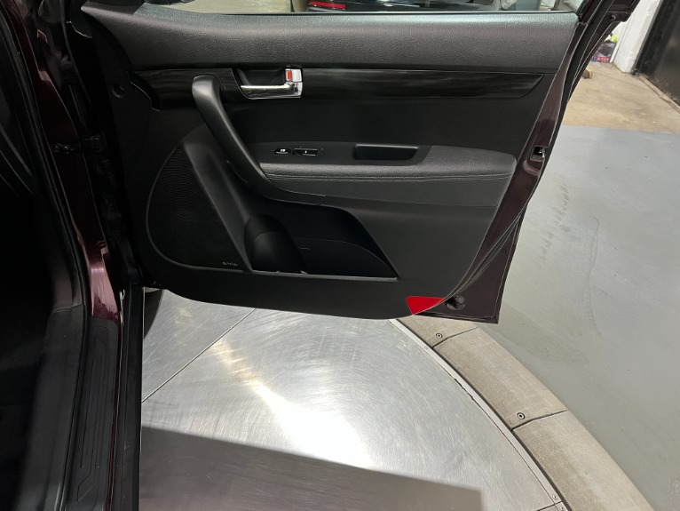 Used-2011-Kia-Sorento-EX-FWD