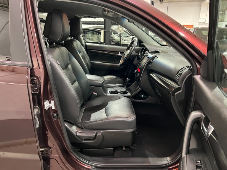 Used-2011-Kia-Sorento-EX-FWD