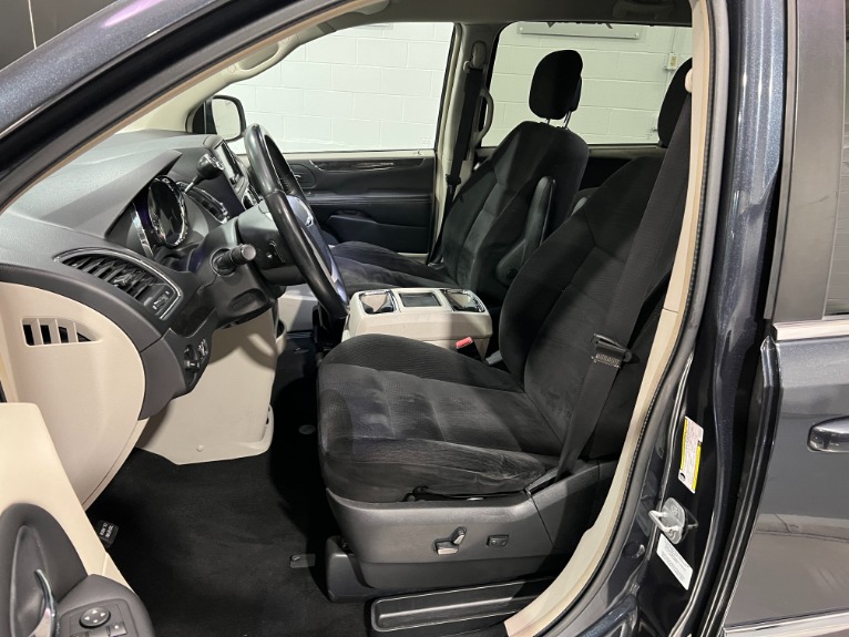 Used-2014-Chrysler-Town-and-Country-Touring-FWD