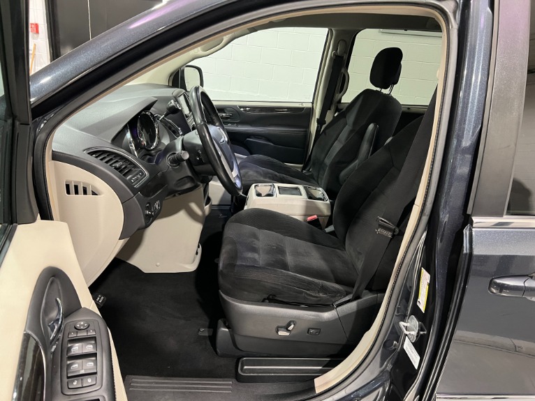Used-2014-Chrysler-Town-and-Country-Touring-FWD