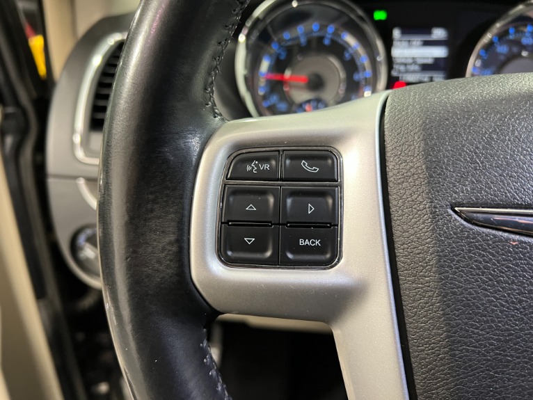 Used-2014-Chrysler-Town-and-Country-Touring-FWD