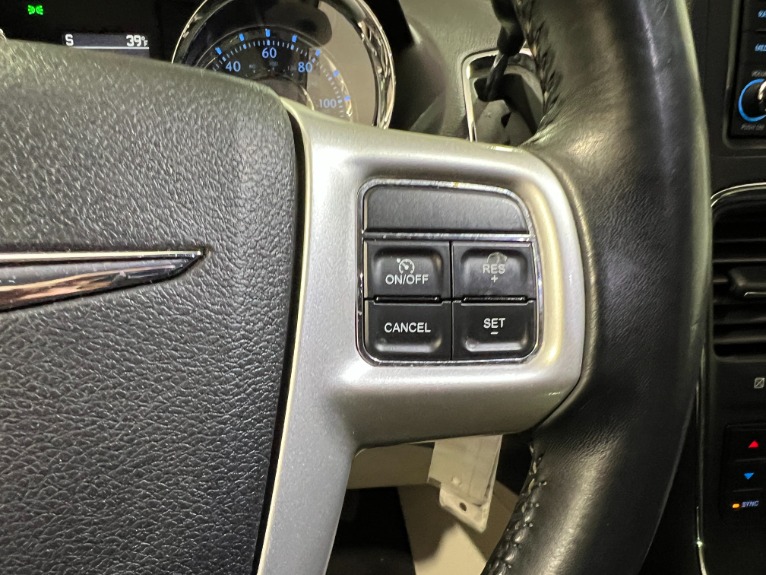 Used-2014-Chrysler-Town-and-Country-Touring-FWD