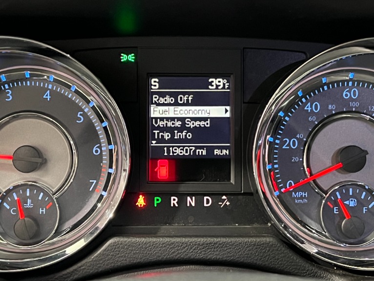 Used-2014-Chrysler-Town-and-Country-Touring-FWD