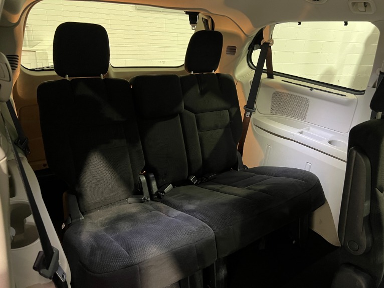 Used-2014-Chrysler-Town-and-Country-Touring-FWD