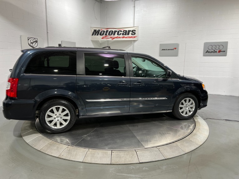 Used-2014-Chrysler-Town-and-Country-Touring-FWD