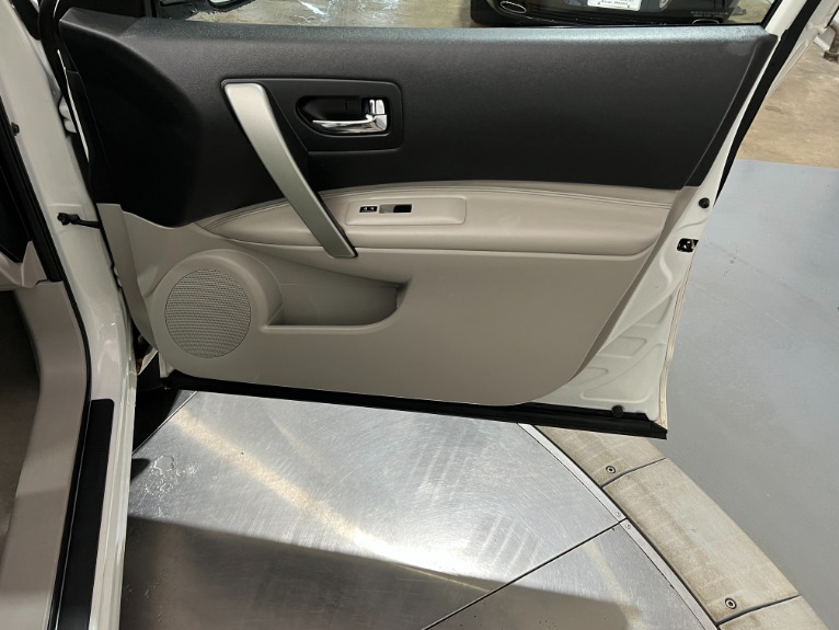 Used-2012-Nissan-Rogue-SV-w/SL-Package-AWD
