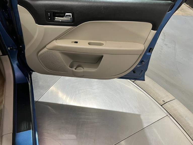 Used-2009-Ford-Fusion-SE-FWD