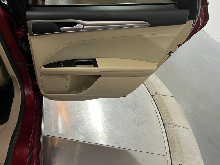 Used-2016-Ford-Fusion-SE-FWD