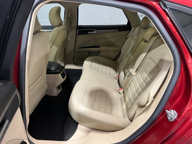 Used-2016-Ford-Fusion-SE-FWD