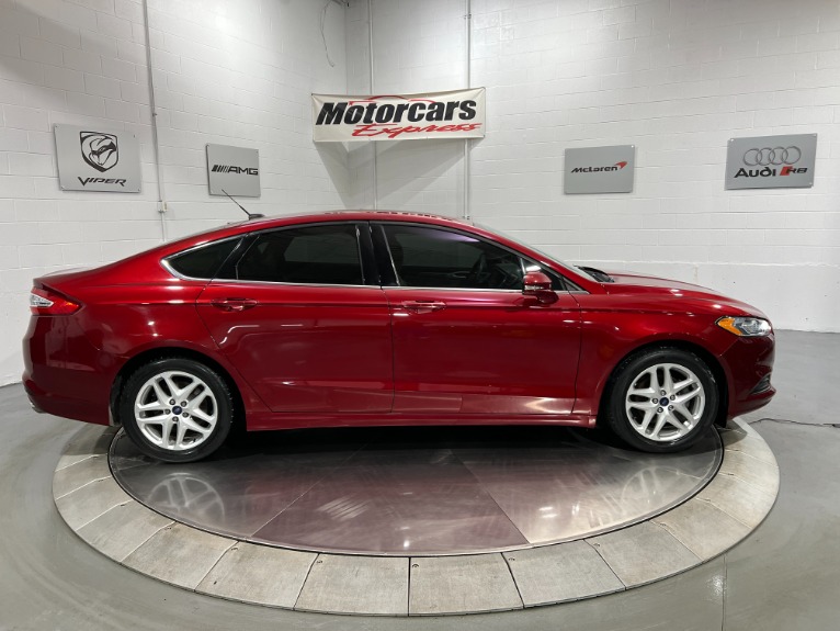 Used-2016-Ford-Fusion-SE-FWD