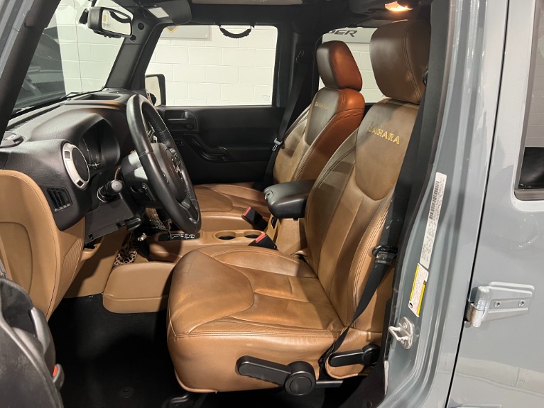 Used-2015-Jeep-Wrangler-Unlimited-Sahara-4X4