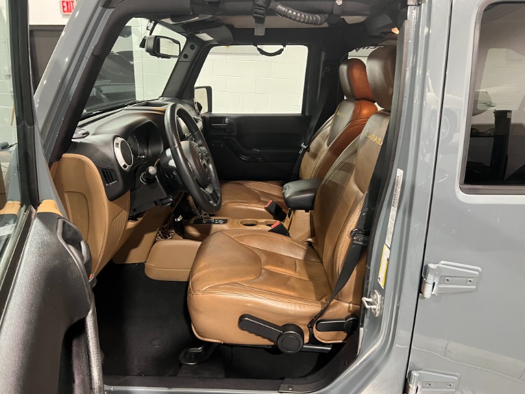 Used-2015-Jeep-Wrangler-Unlimited-Sahara-4X4