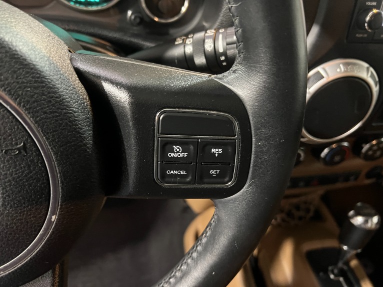 Used-2015-Jeep-Wrangler-Unlimited-Sahara-4X4