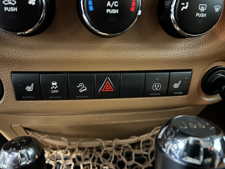 Used-2015-Jeep-Wrangler-Unlimited-Sahara-4X4