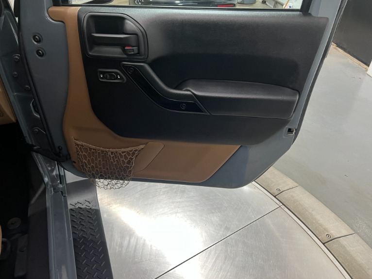 Used-2015-Jeep-Wrangler-Unlimited-Sahara-4X4