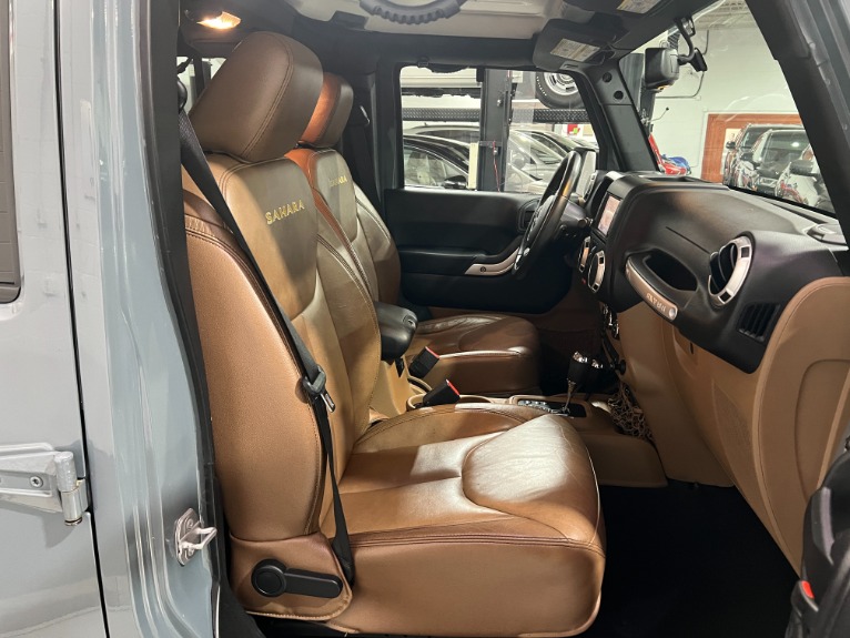 Used-2015-Jeep-Wrangler-Unlimited-Sahara-4X4