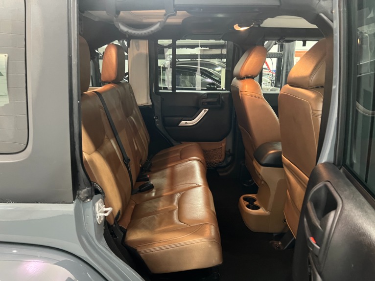 Used-2015-Jeep-Wrangler-Unlimited-Sahara-4X4