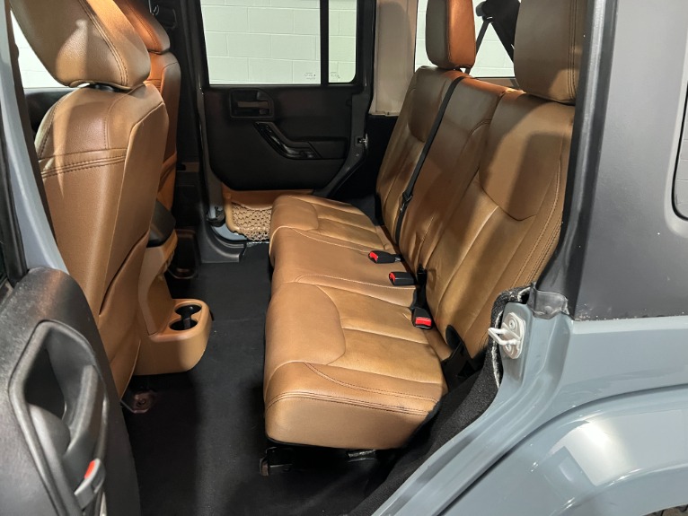 Used-2015-Jeep-Wrangler-Unlimited-Sahara-4X4