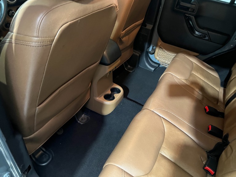 Used-2015-Jeep-Wrangler-Unlimited-Sahara-4X4