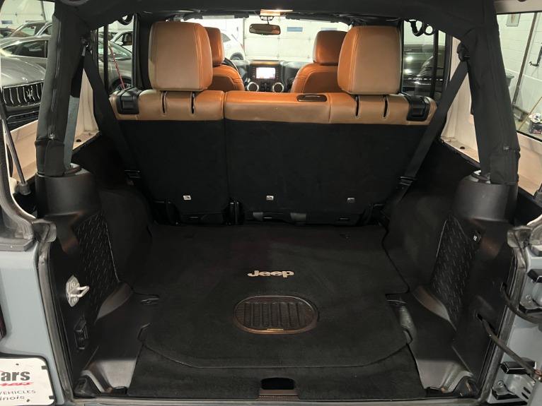 Used-2015-Jeep-Wrangler-Unlimited-Sahara-4X4