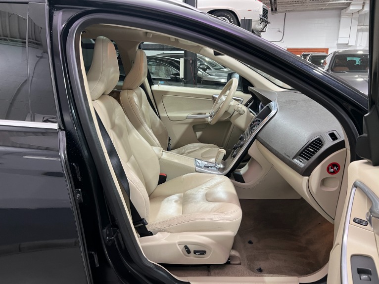 Used-2012-Volvo-XC60-T6-Premier-Plus-AWD