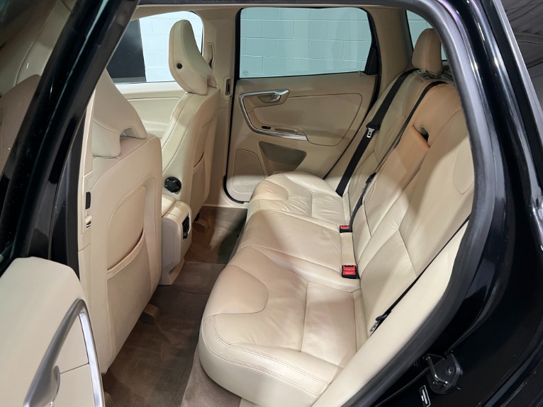 Used-2012-Volvo-XC60-T6-Premier-Plus-AWD