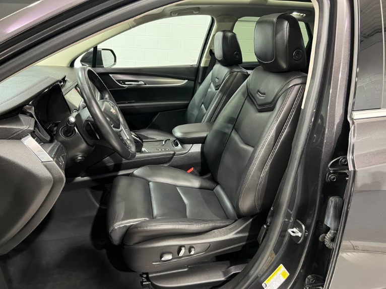 Used-2017-Cadillac-XT5-Luxury-4X4