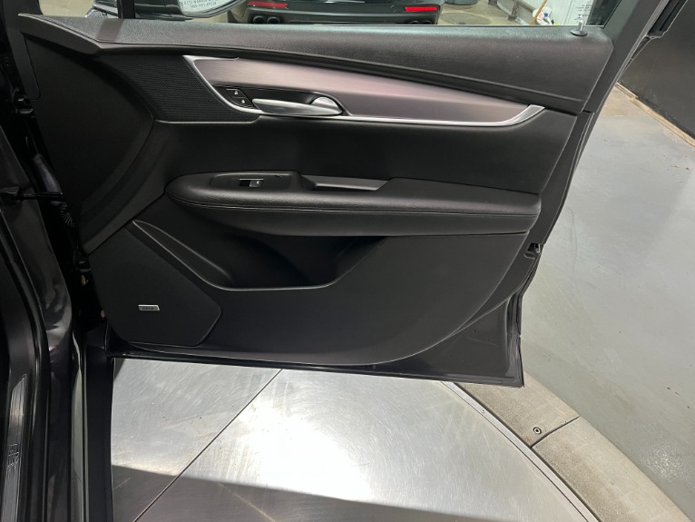 Used-2017-Cadillac-XT5-Luxury-4X4