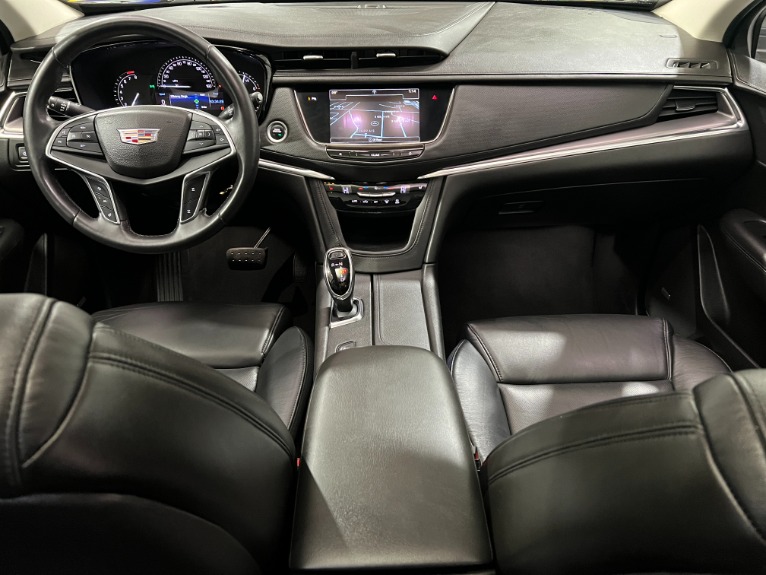 Used-2017-Cadillac-XT5-Luxury-4X4