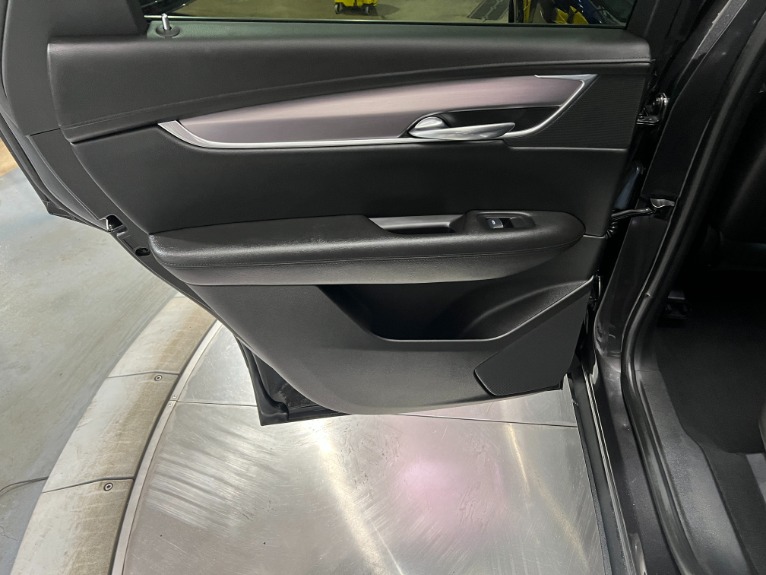 Used-2017-Cadillac-XT5-Luxury-4X4
