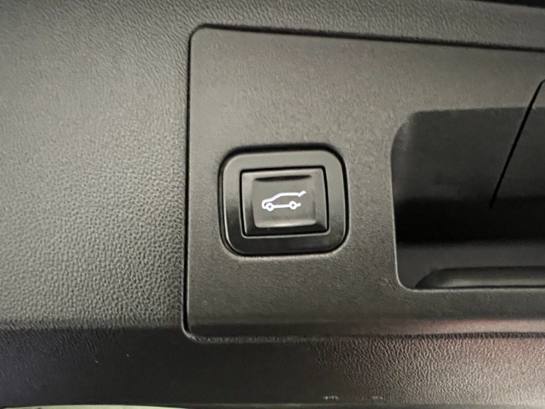 Used-2017-Cadillac-XT5-Luxury-4X4