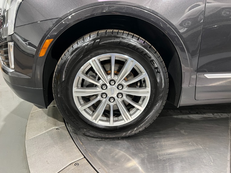 Used-2017-Cadillac-XT5-Luxury-4X4