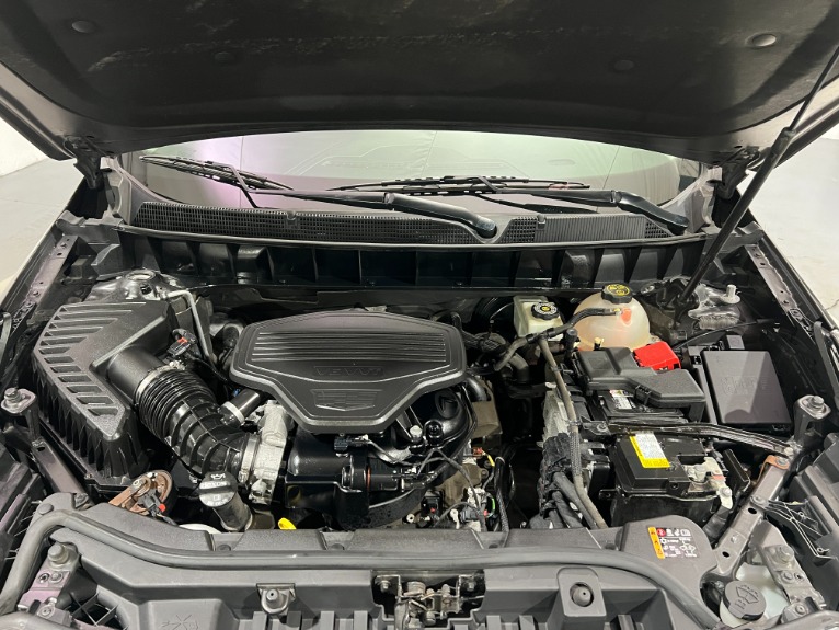 Used-2017-Cadillac-XT5-Luxury-4X4