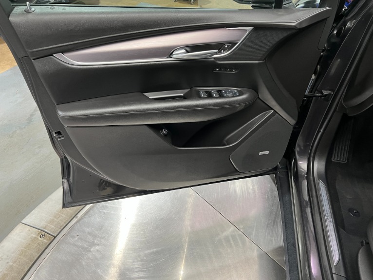 Used-2017-Cadillac-XT5-Luxury-4X4