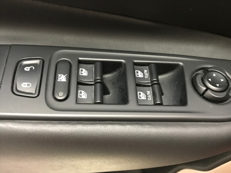 Used-2017-Jeep-Renegade-Limited-4X4