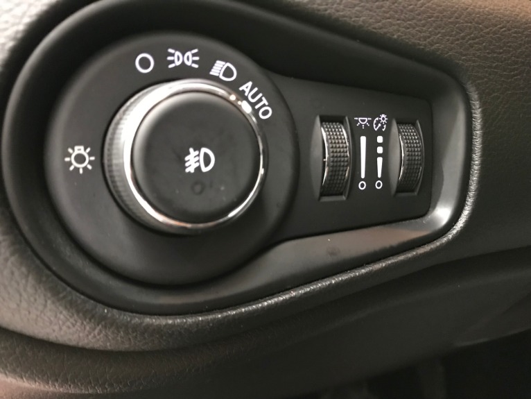 Used-2017-Jeep-Renegade-Limited-4X4