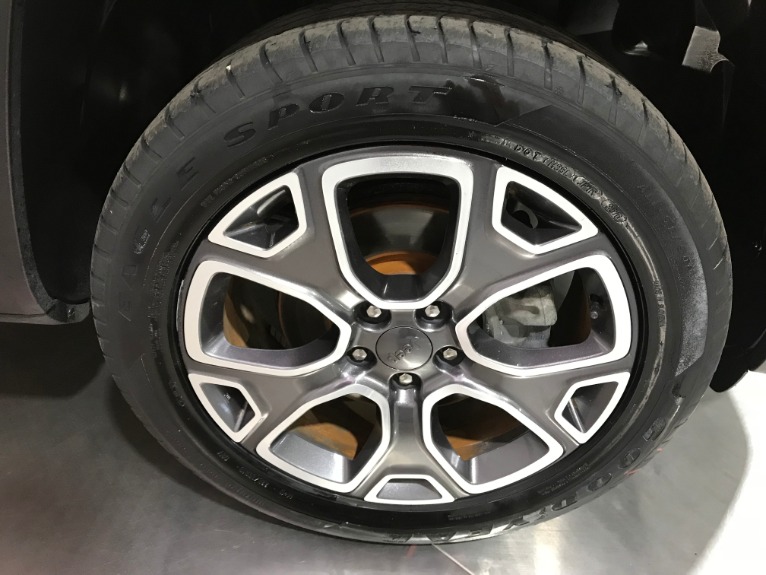 Used-2017-Jeep-Renegade-Limited-4X4