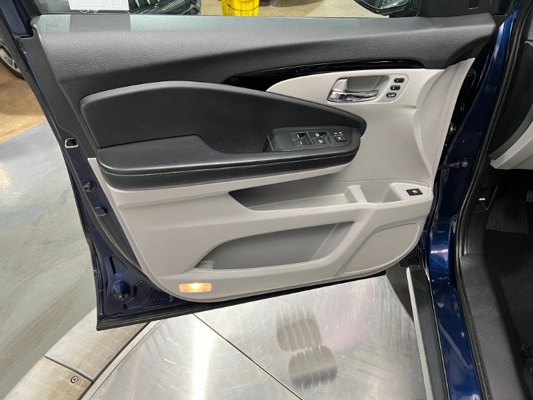 Used-2020-Honda-Ridgeline-RTL-E-AWD