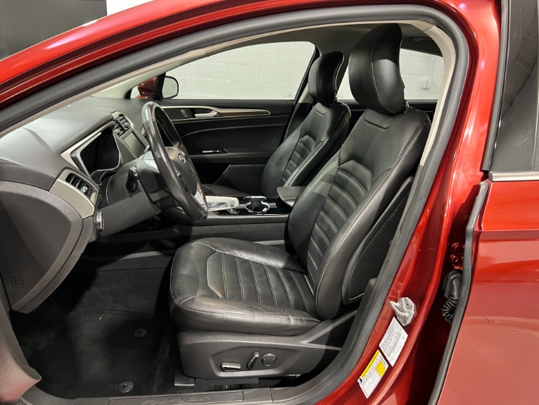 Used-2014-Ford-Fusion-SE-FWD