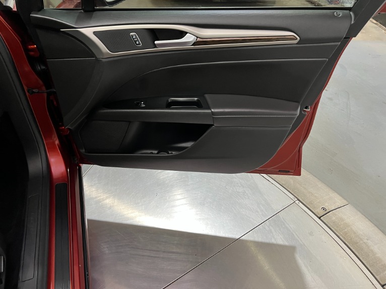 Used-2014-Ford-Fusion-SE-FWD