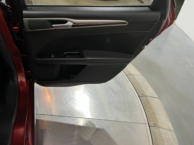 Used-2014-Ford-Fusion-SE-FWD