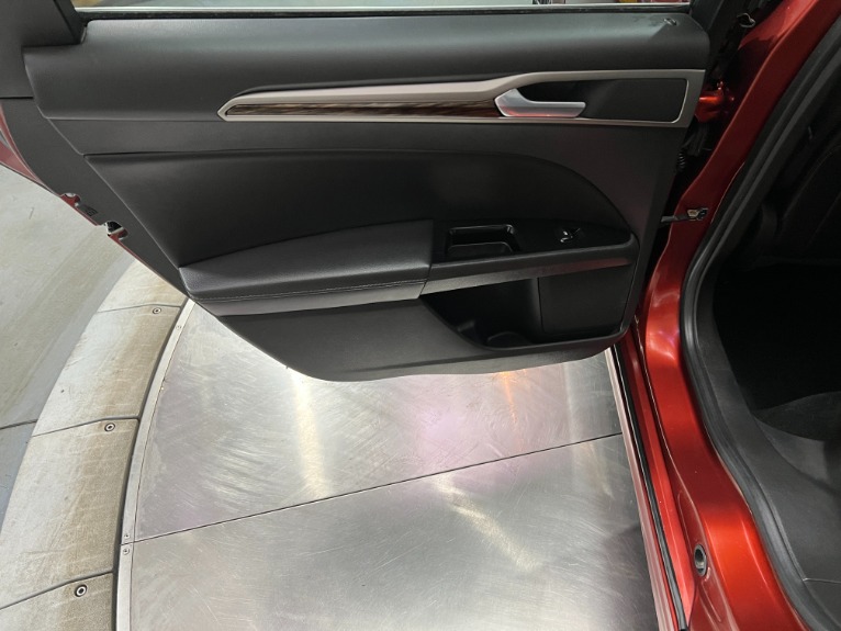 Used-2014-Ford-Fusion-SE-FWD