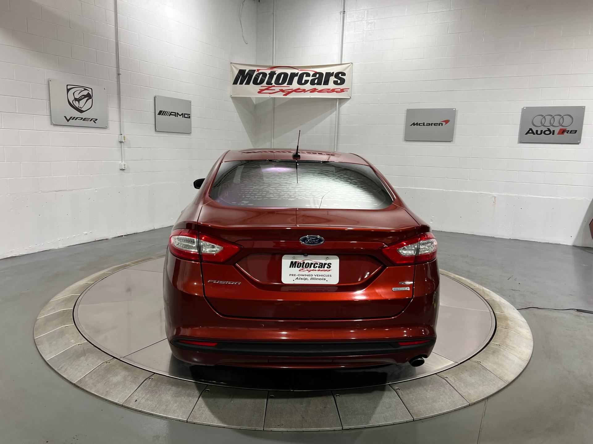 Used-2014-Ford-Fusion-SE-FWD