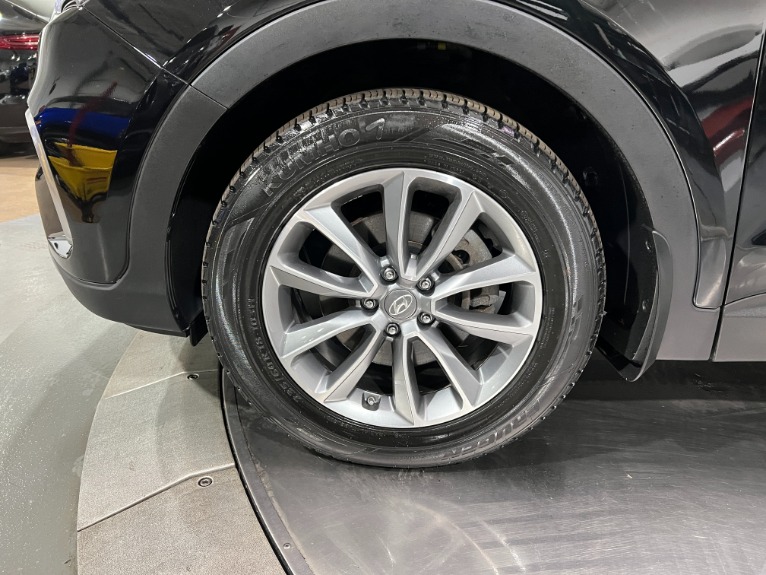 Used-2019-Hyundai-SANTA-FE-XL-SE-AWD