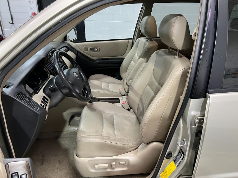 Used-2003-Toyota-Highlander-Limited-AWD