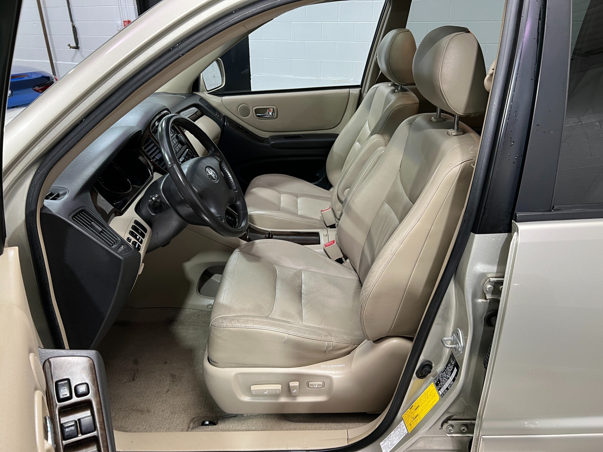 Used-2003-Toyota-Highlander-Limited-AWD