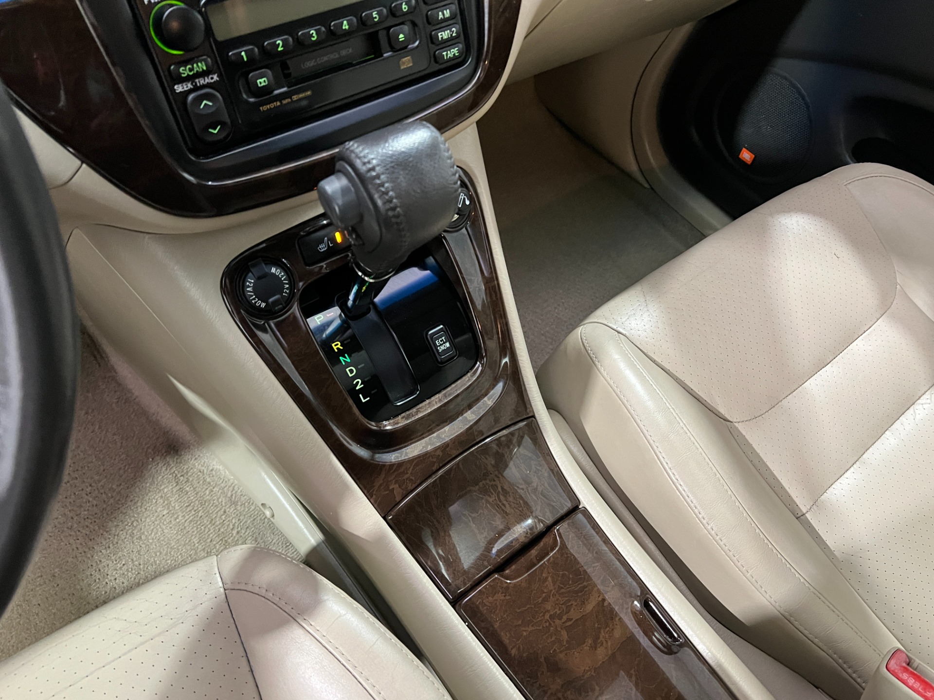 Used-2003-Toyota-Highlander-Limited-AWD