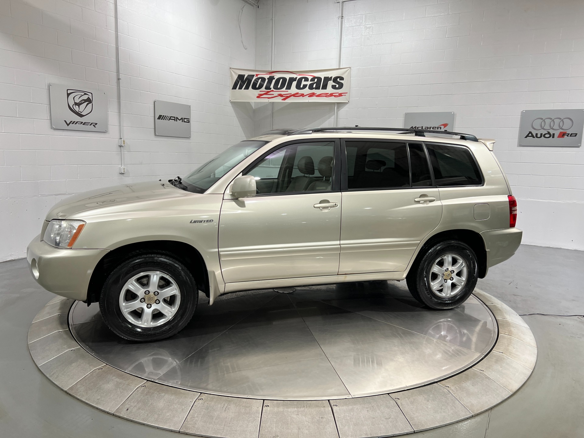 Used-2003-Toyota-Highlander-Limited-AWD