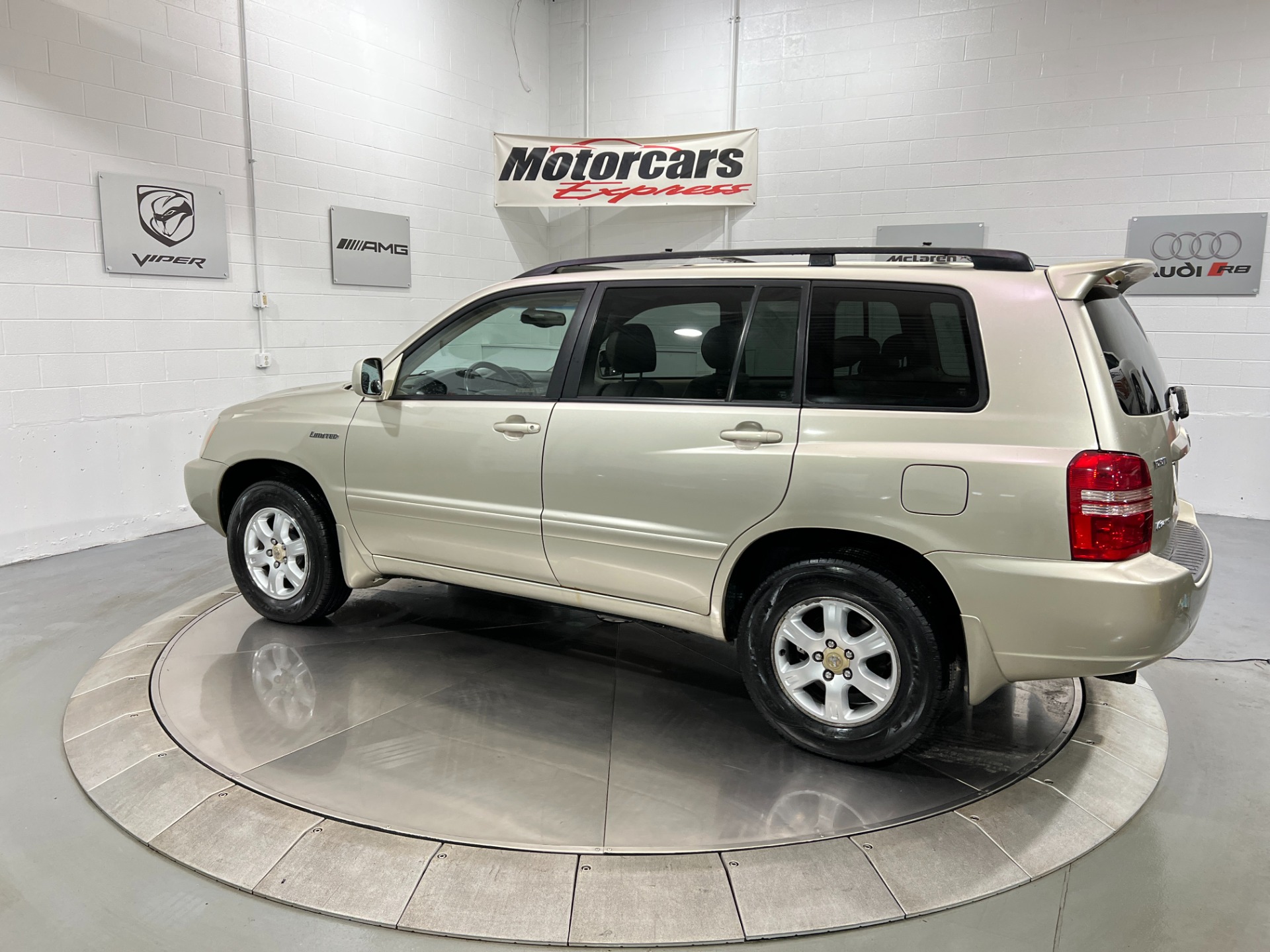 Used-2003-Toyota-Highlander-Limited-AWD
