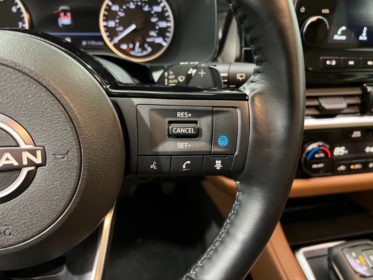 Used-2022-Nissan-Pathfinder-Platinum-4X4